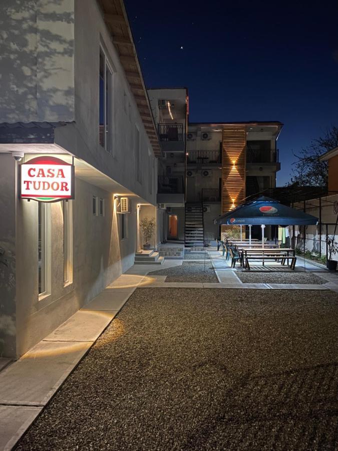 Casa Tudor Костинещи Екстериор снимка